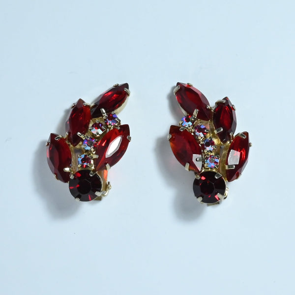 red clip on vintage 1950s earrings 